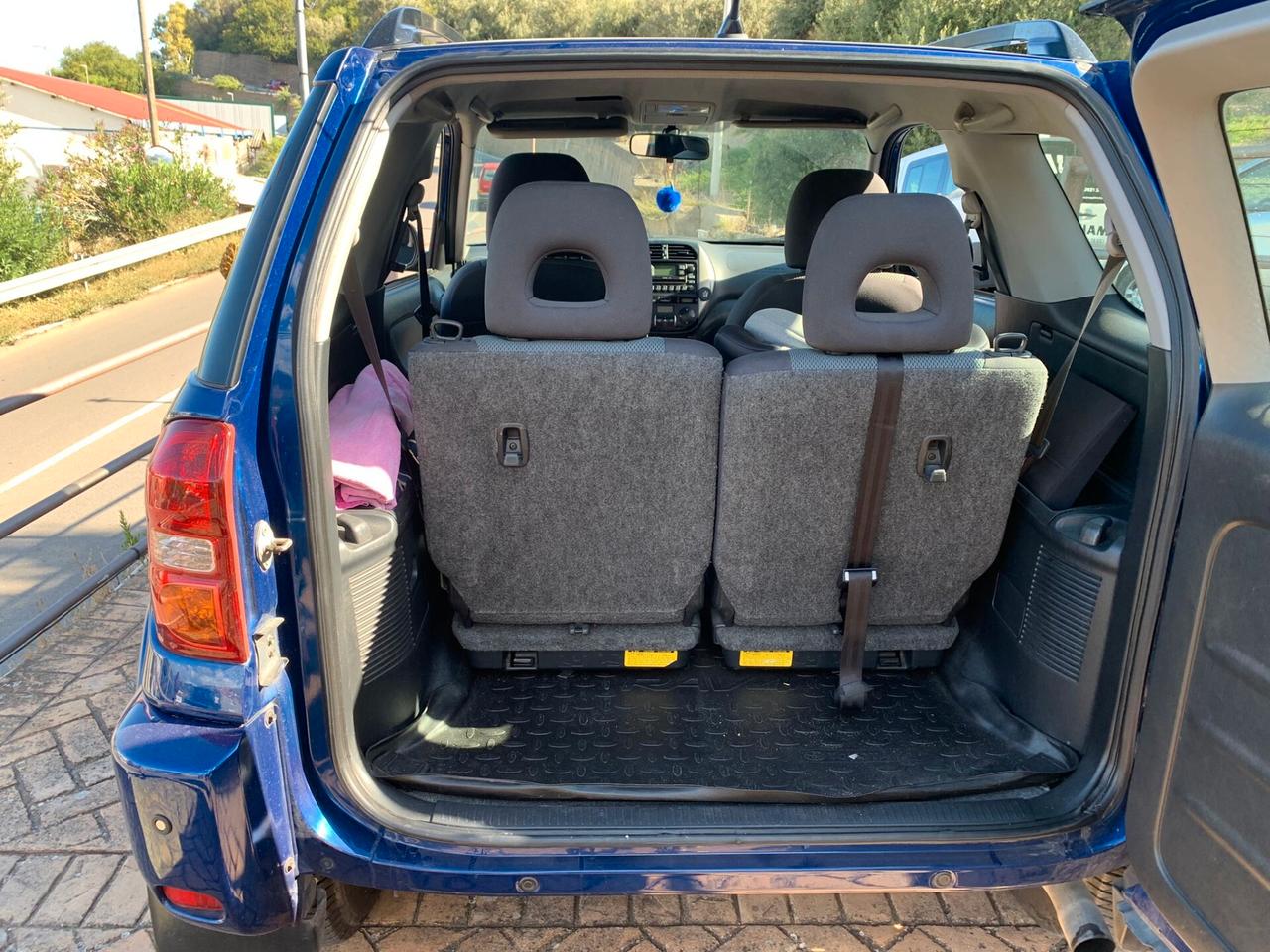 Toyota RAV 4 RAV4 2.0 Tdi D-4D cat 3 porte Sol