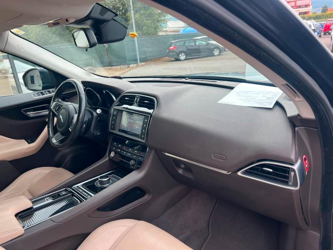 Jaguar F-Pace 2.0d i4 Prestige awd 240cv auto my18