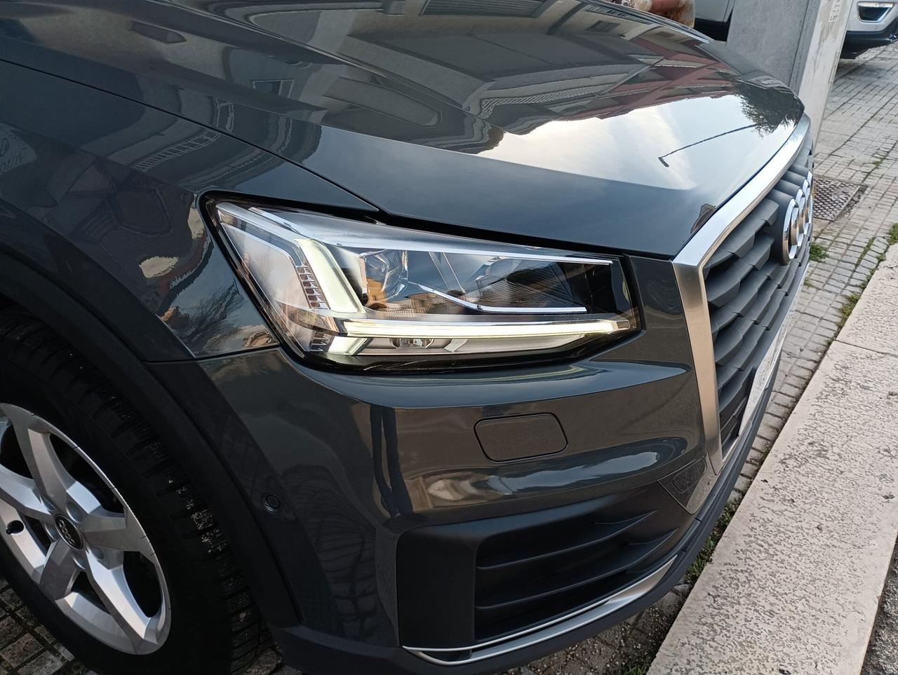 Audi Q2 30 TDI S tronic Business Design