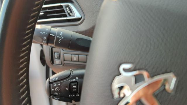 PEUGEOT 308 Hdi 120cv EAT6 ALLURE NAVI-PDC-CARPLAY-ANDROID