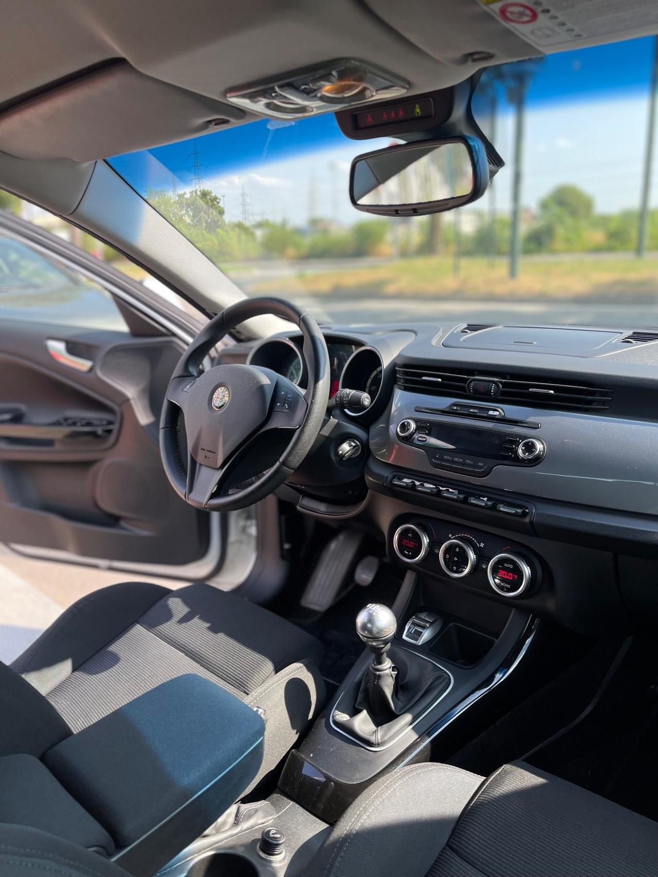 Alfa Romeo Giulietta 1.6 JTDm-2 105 CV Distinctive