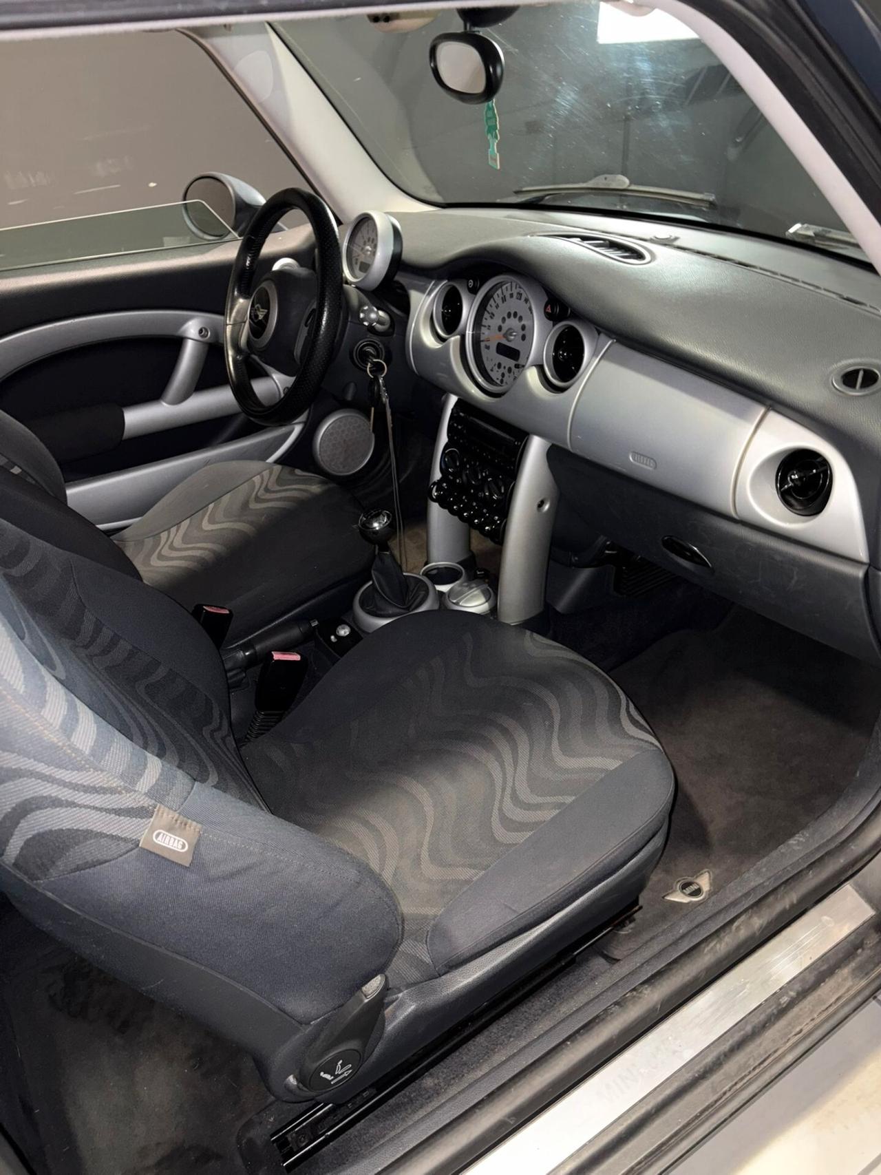 MINI COOPER DEL 2003 BENZINA 130.000 KM