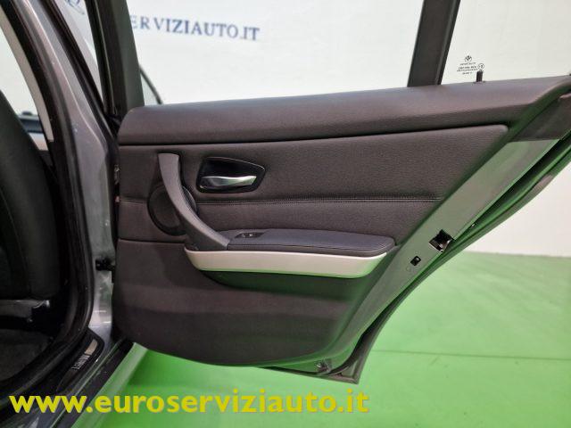 BMW 320 i cat Touring Attiva