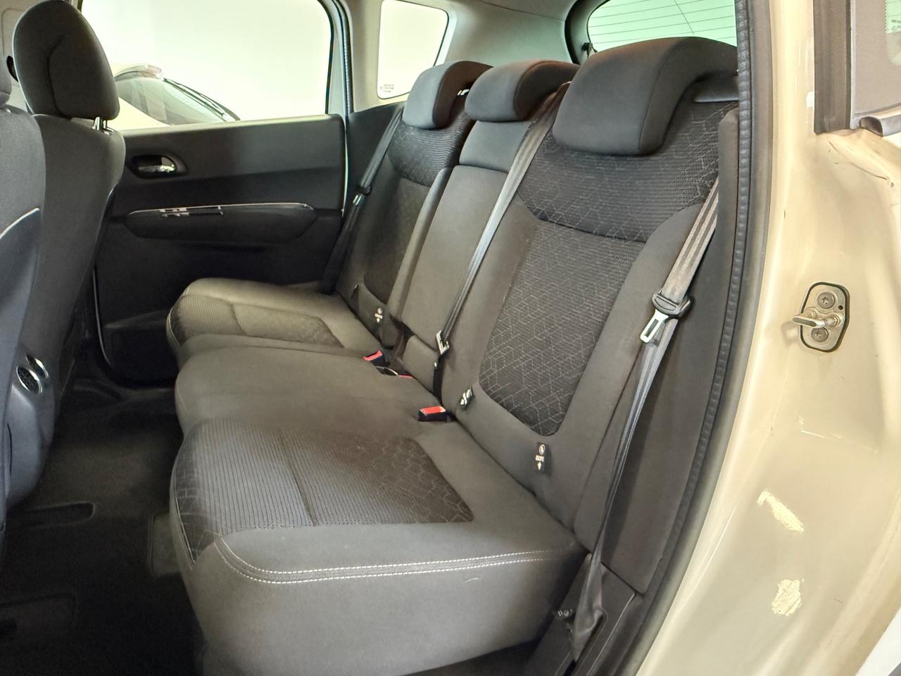 Peugeot 3008 1.6 HDi 115CV Allure