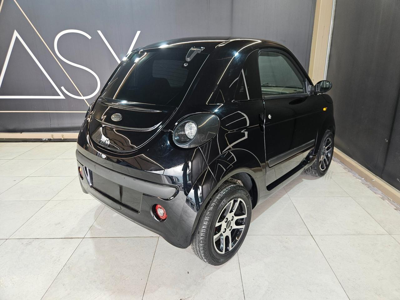 Ligier Due JS50 DCI Revolution Elegance Ice