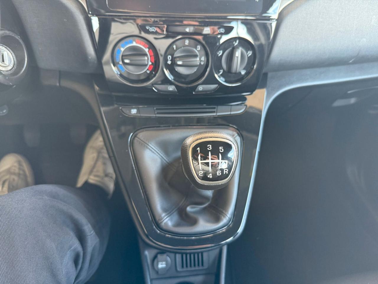 Lancia Ypsilon 1.0 FireFly 5 porte S&S Hybrid Ecochic Gold