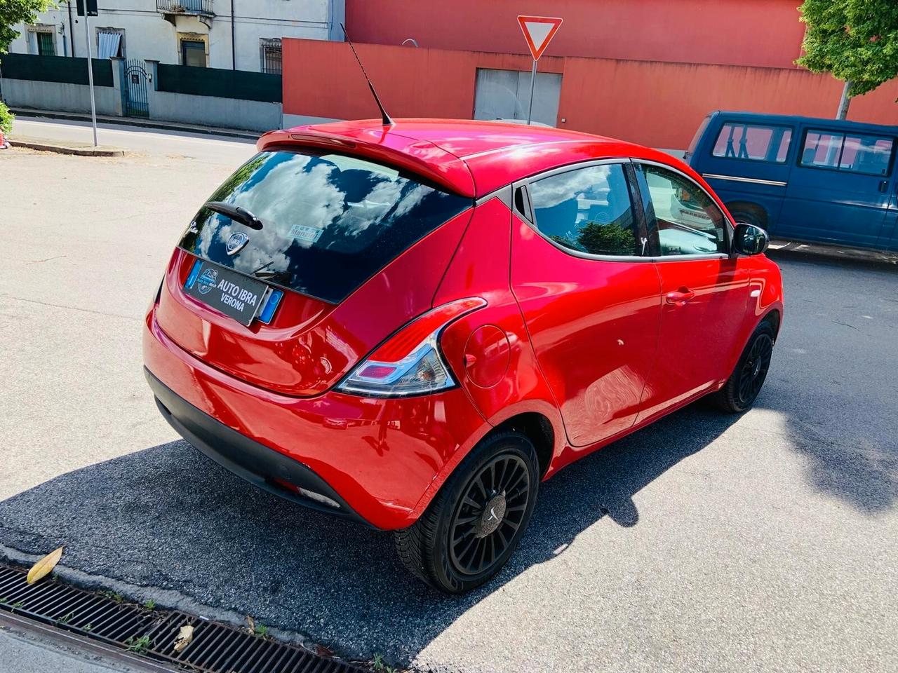 Lancia Ypsilon 1.2 69 CV 5 porte GPL Ecochic Elle