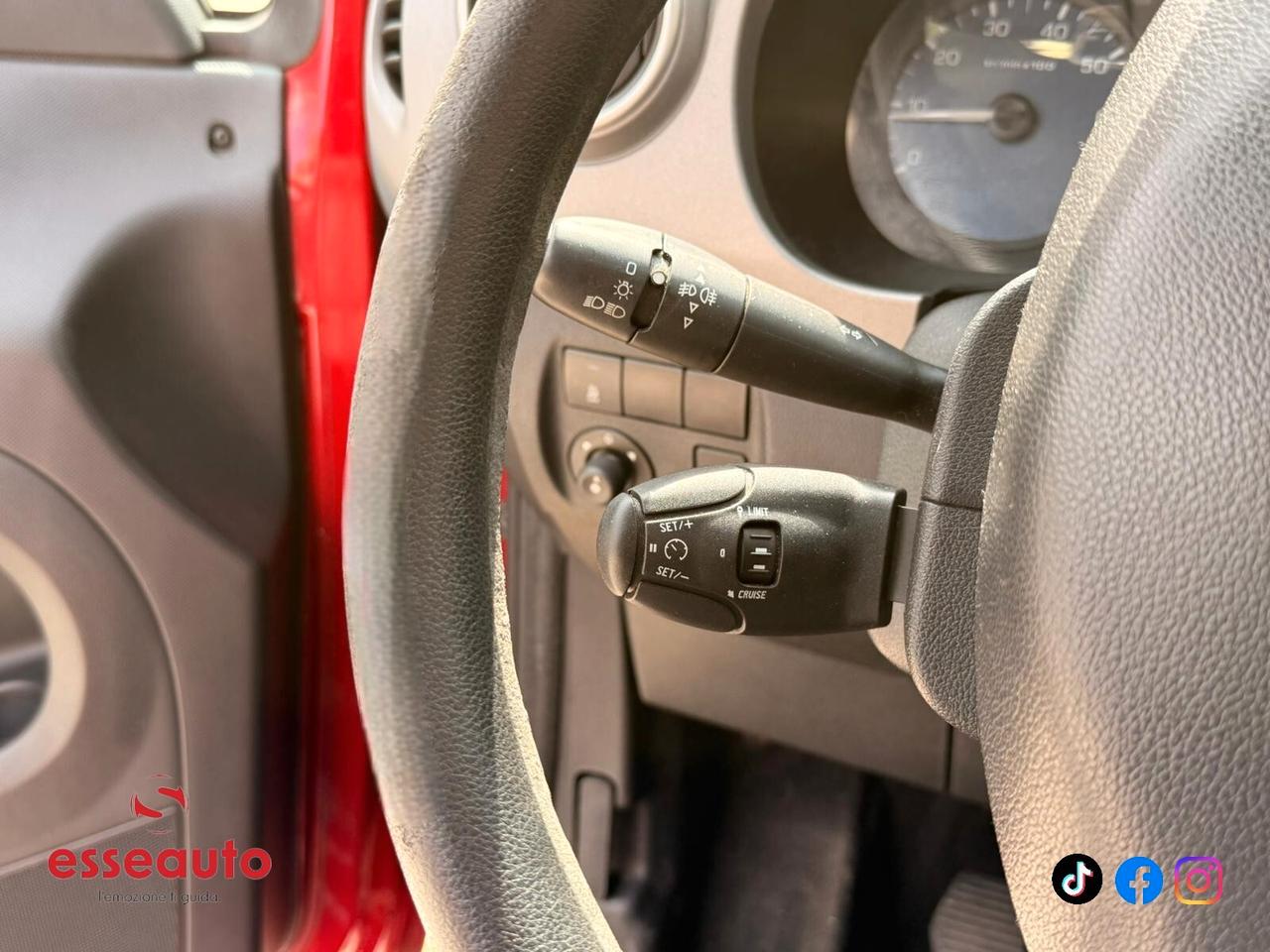 Peugeot Partner Tepee BlueHDi 100 Outdoor