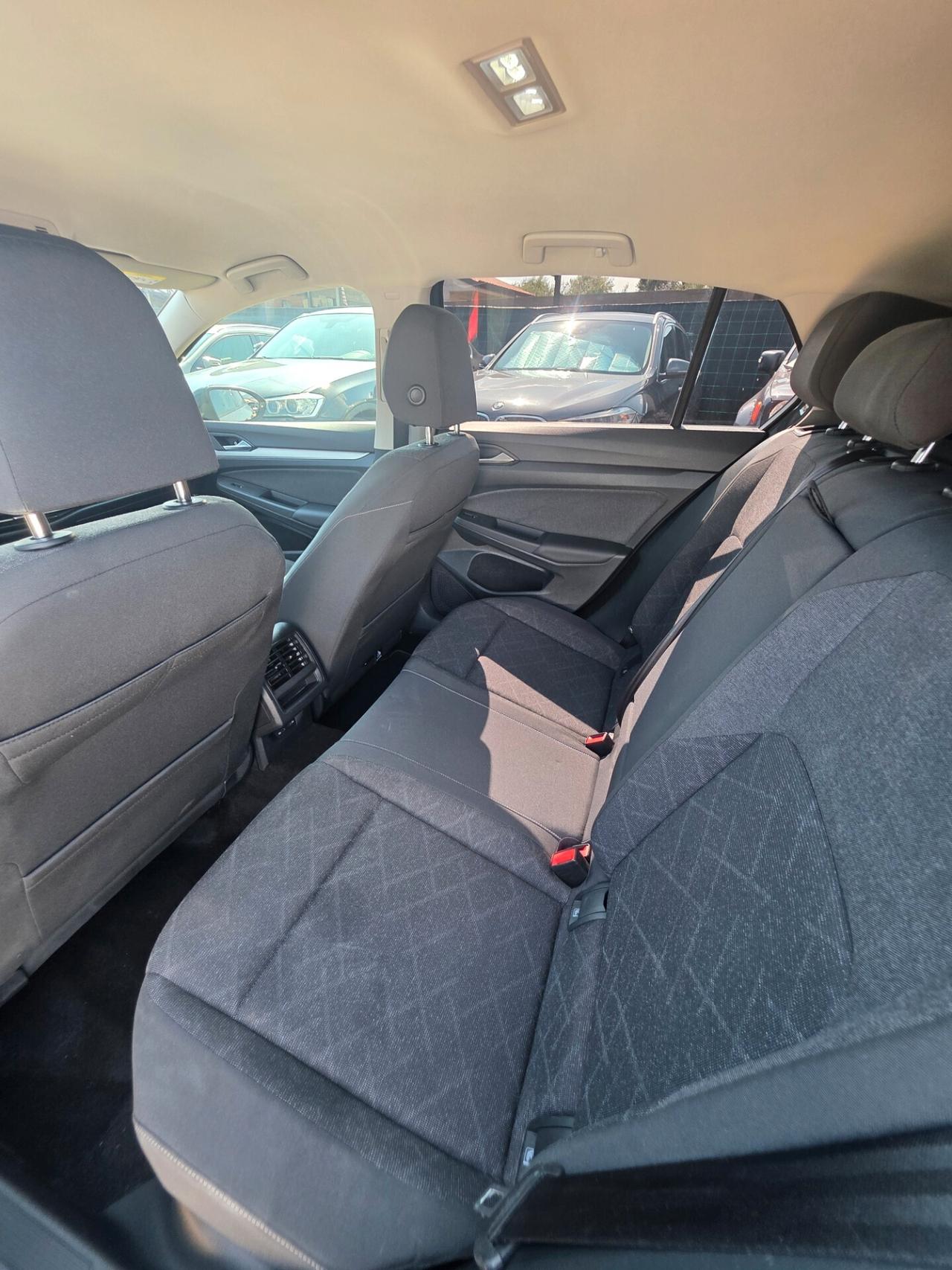 Volkswagen Golf 1.0 eTSI EVO DSG Life