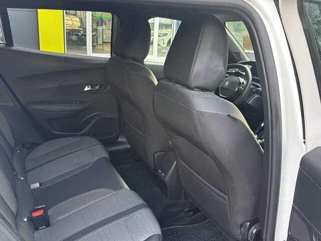 Peugeot 2008 motore elettrico 136 CV Allure