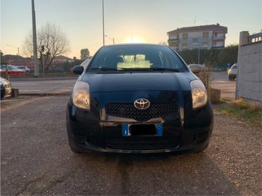 Toyota Yaris 1.0 5 porte NEOPATENTATI !!