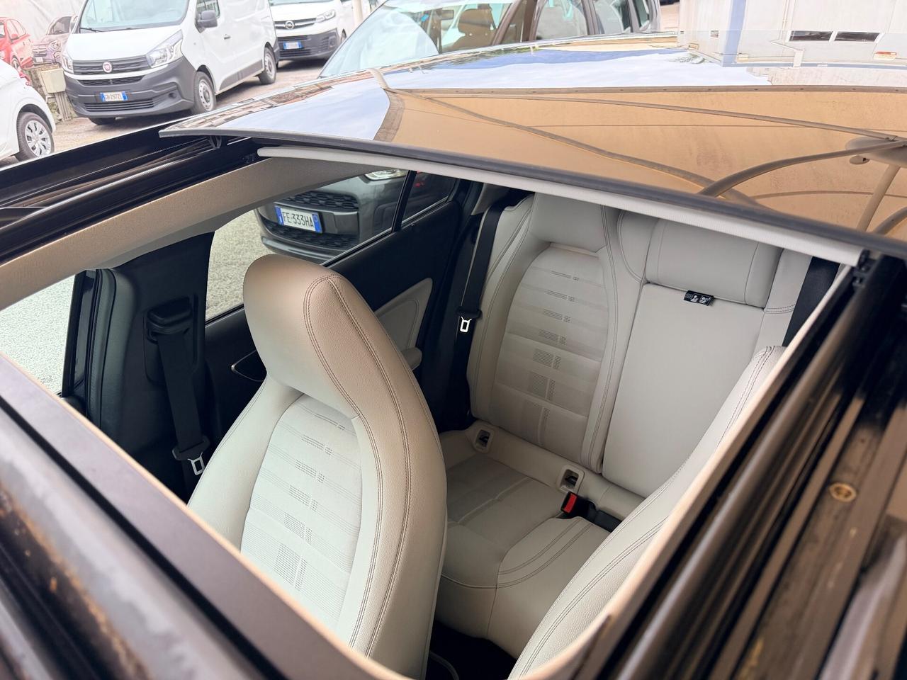 Mercedes-benz GLA 200d PREMIUM