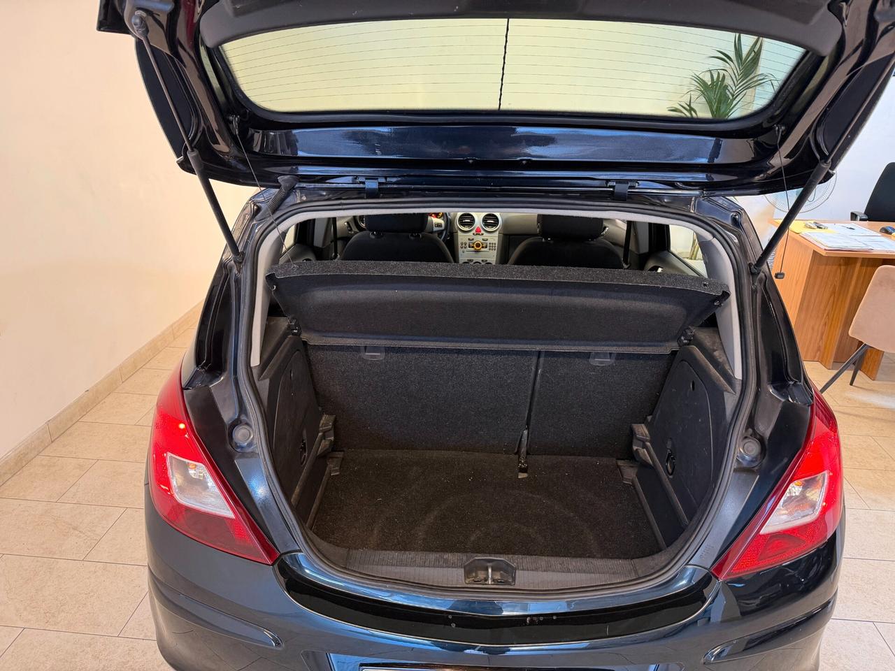 Opel Corsa 1.2 5p Cosmo FULL OP TAGLIANDATA NEOPATENTATI
