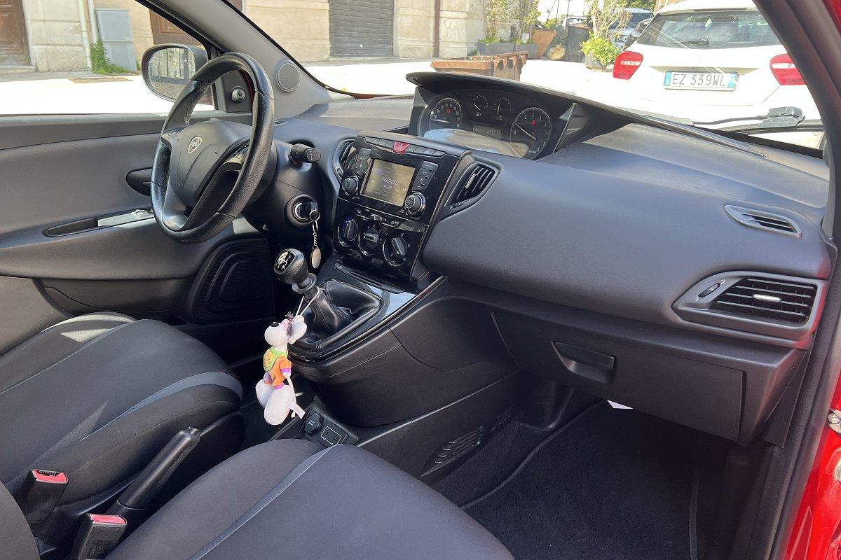 LANCIA Ypsilon 1.2 69 CV 5 porte Gold