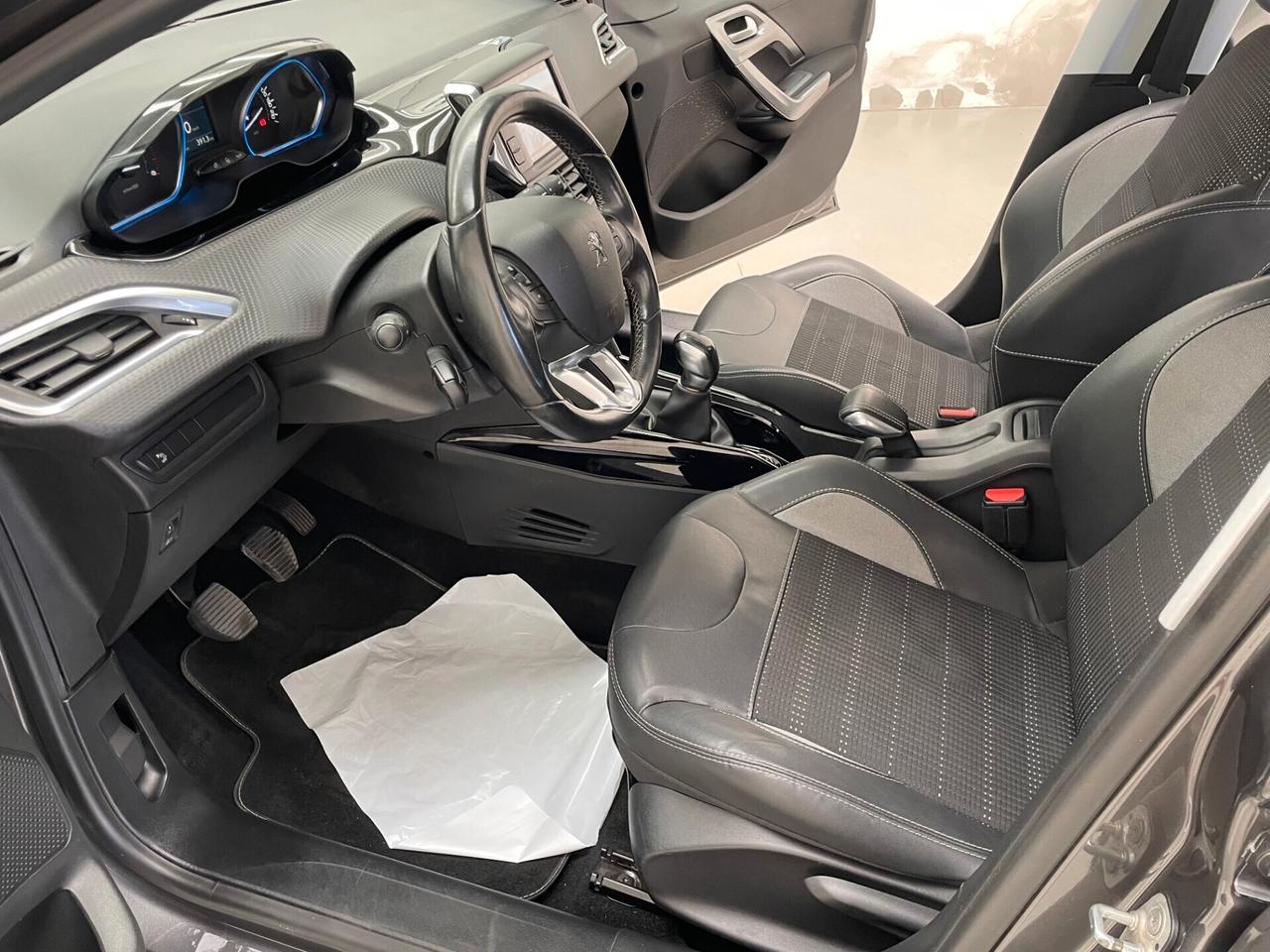 Peugeot 2008 1.5 BlueHDi 100 CV Allure