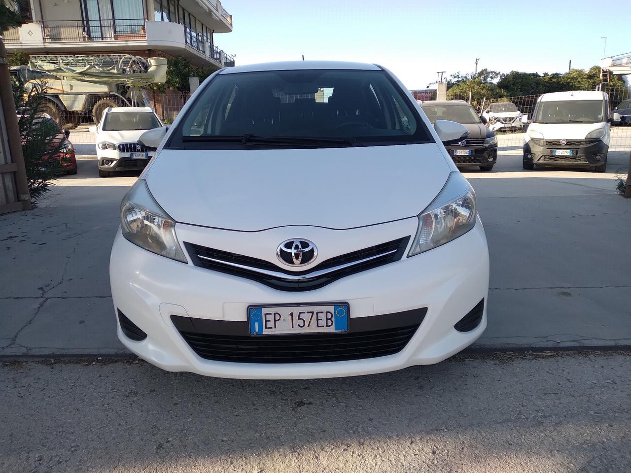 Toyota Yaris 1.4 D-4D 5 porte Lounge