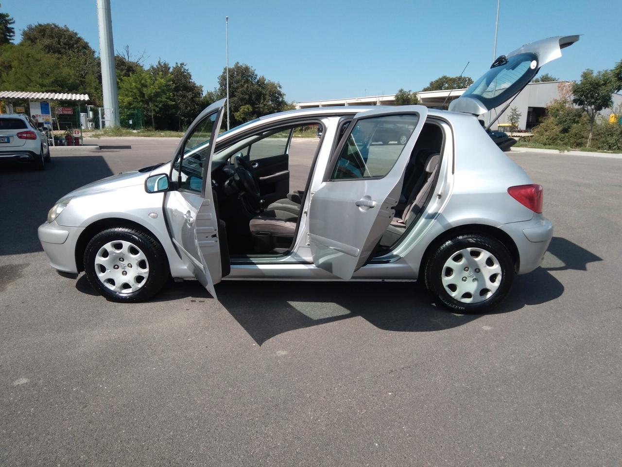 Peugeot 307 1.4 HDi 68cv diesel 5p. XR x neopatentati