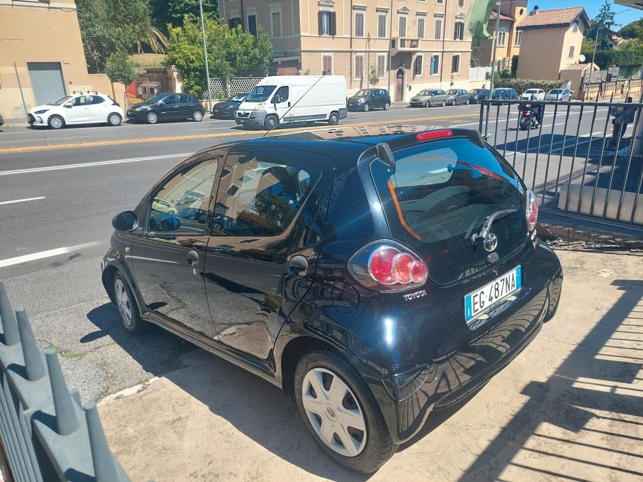 Toyota Aygo 1.0 12V VVT-i 5 porte Now Connect