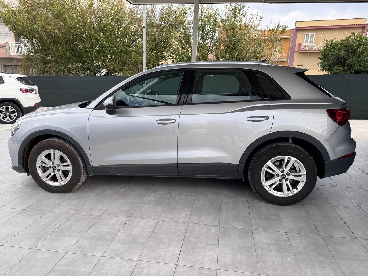 Audi Q3 35 TDI quattro S tronic Business Advanced