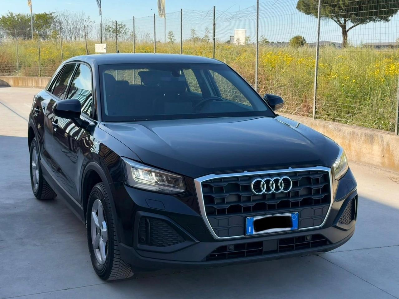Audi Q2 30 TDI S tronic Identity Black