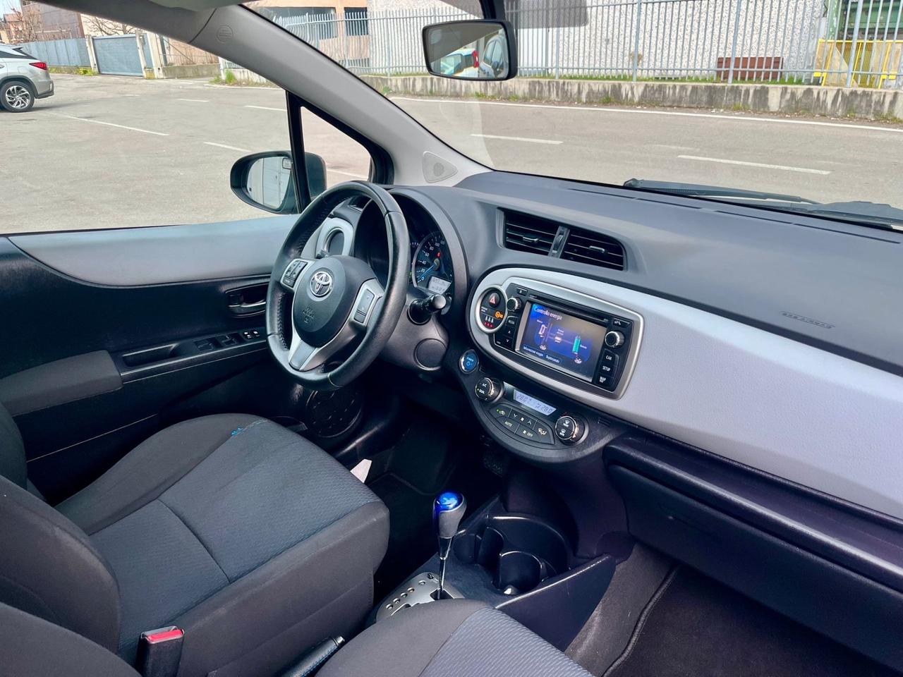 Toyota Yaris 1.5 Hybrid 2014 131.000km perfetta