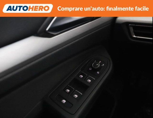 VOLKSWAGEN Golf Variant 1.0 eTSI EVO DSG Life