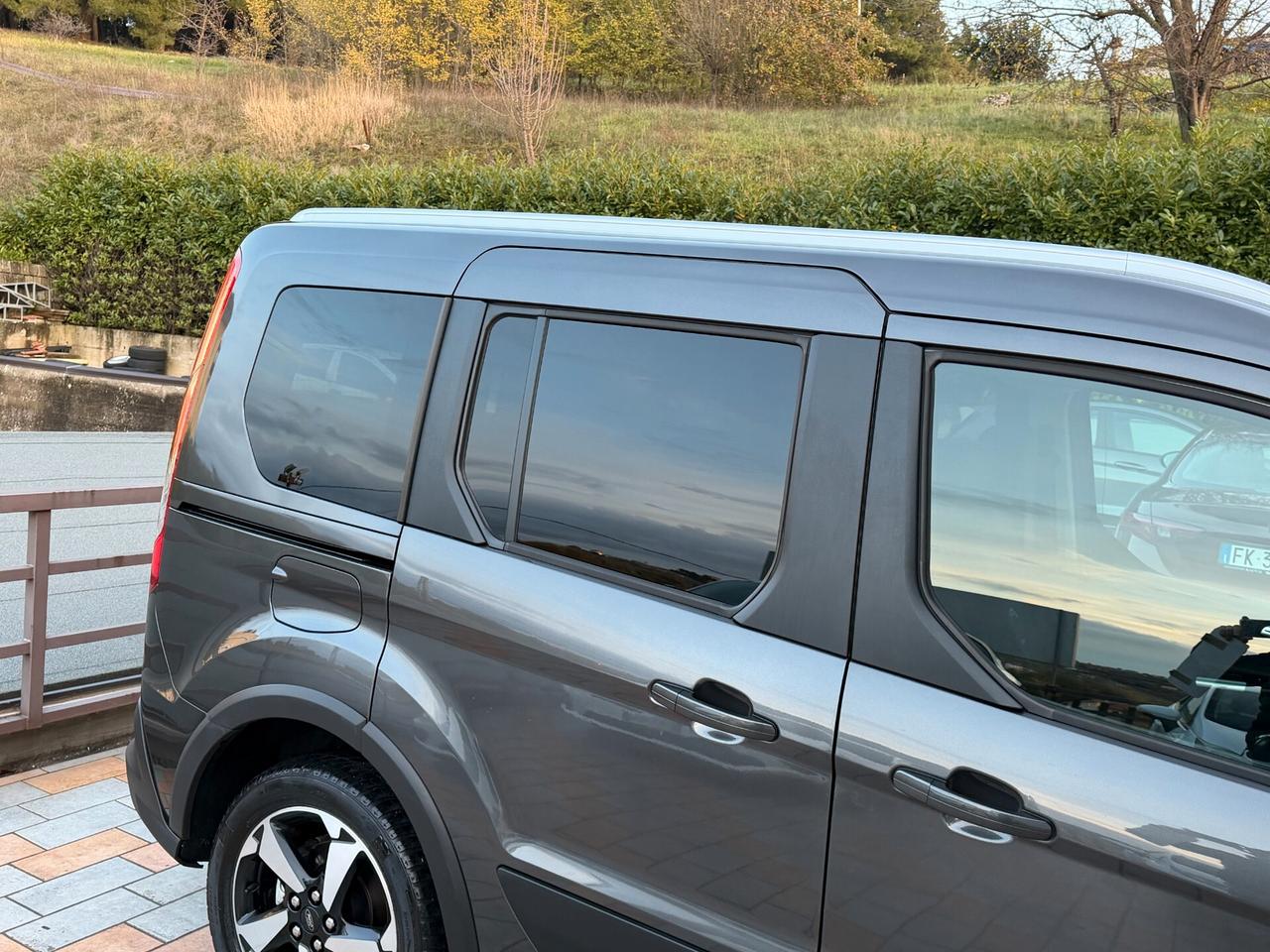 Ford Tourneo Connect 1.5 TDCI 120 cv. ACTIVE (Nav)