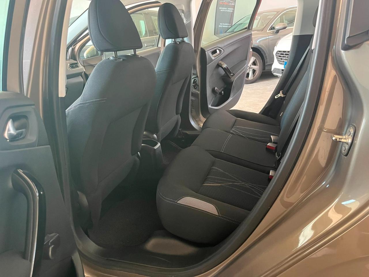 Peugeot 208 1.2 VTi 82 CV 5 porte Access