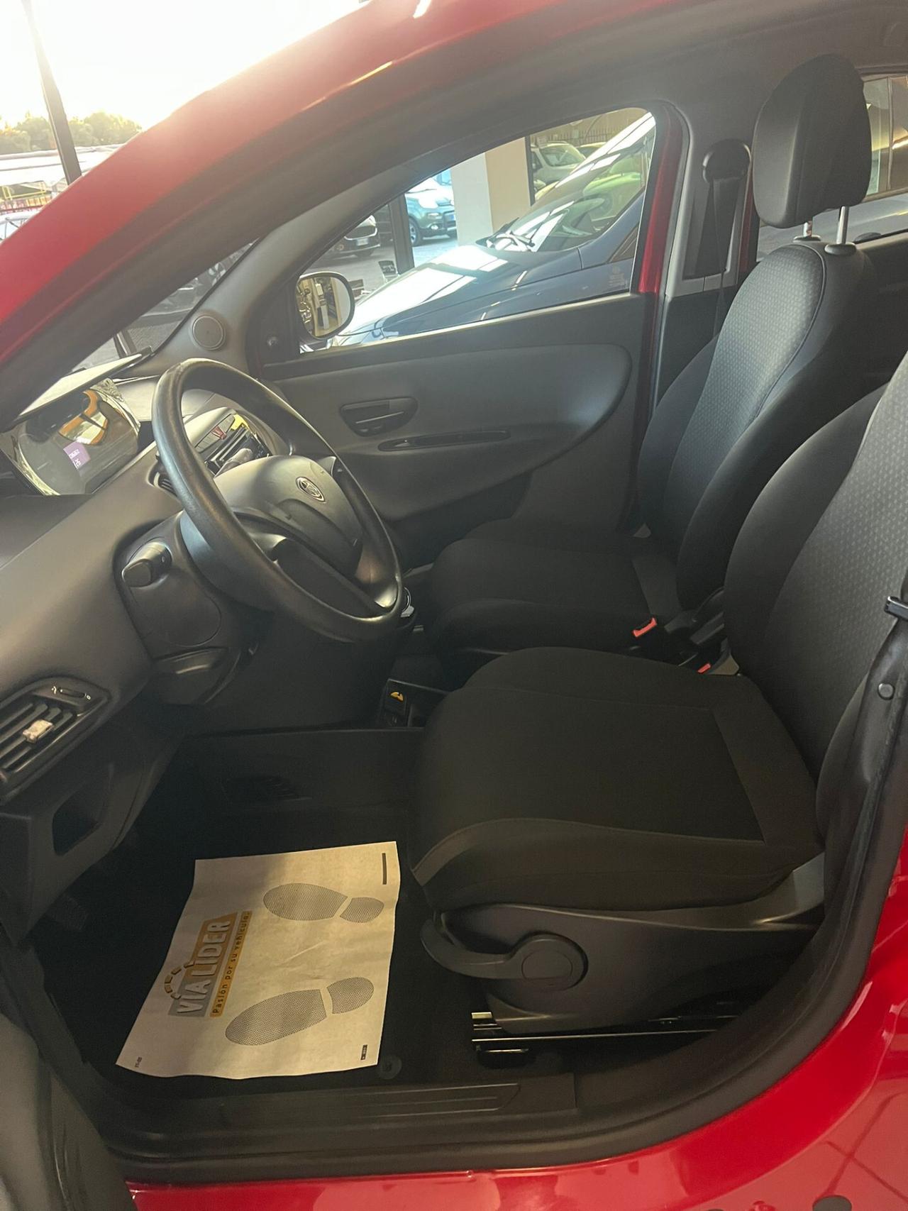 Lancia Ypsilon 1.2 69 CV 5 porte Gold