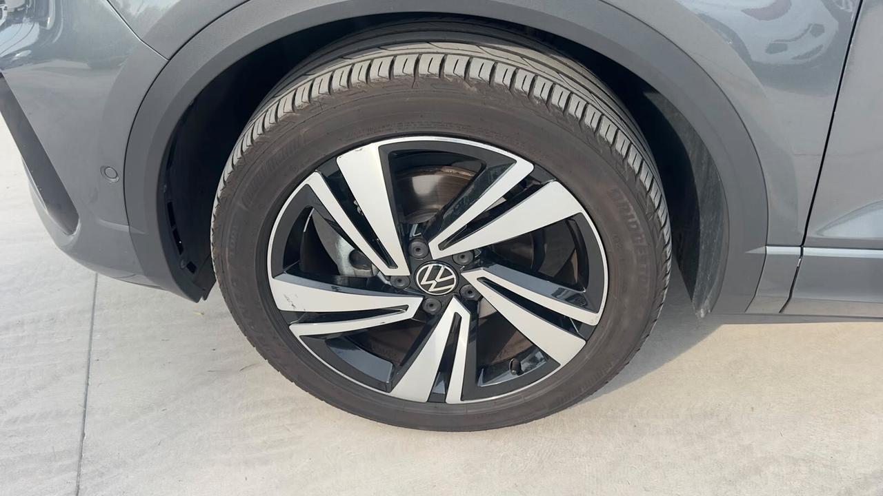 Volkswagen T-Roc 1.5 TSI ACT R-Line TUA DA 291€ ANTICIPO 0