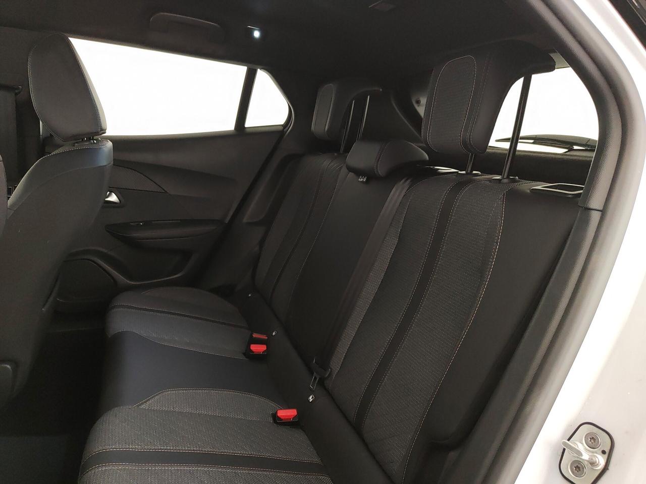 Peugeot 2008 PureTech 130 S&S EAT8 Allure