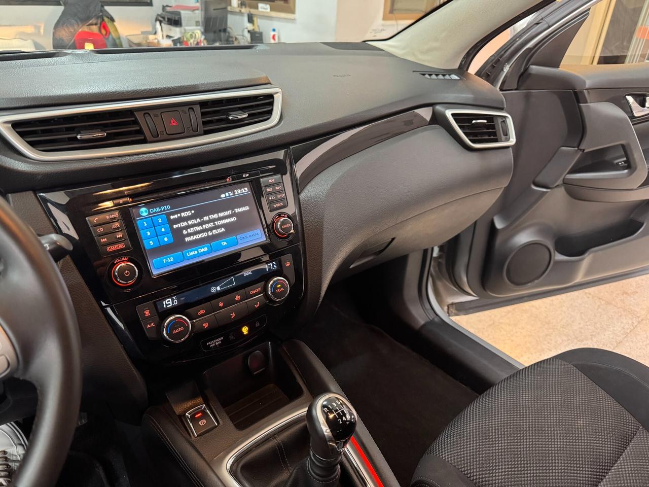 Nissan Qashqai 1.5 dCi N-Connecta TETTO-NAVI-XENON