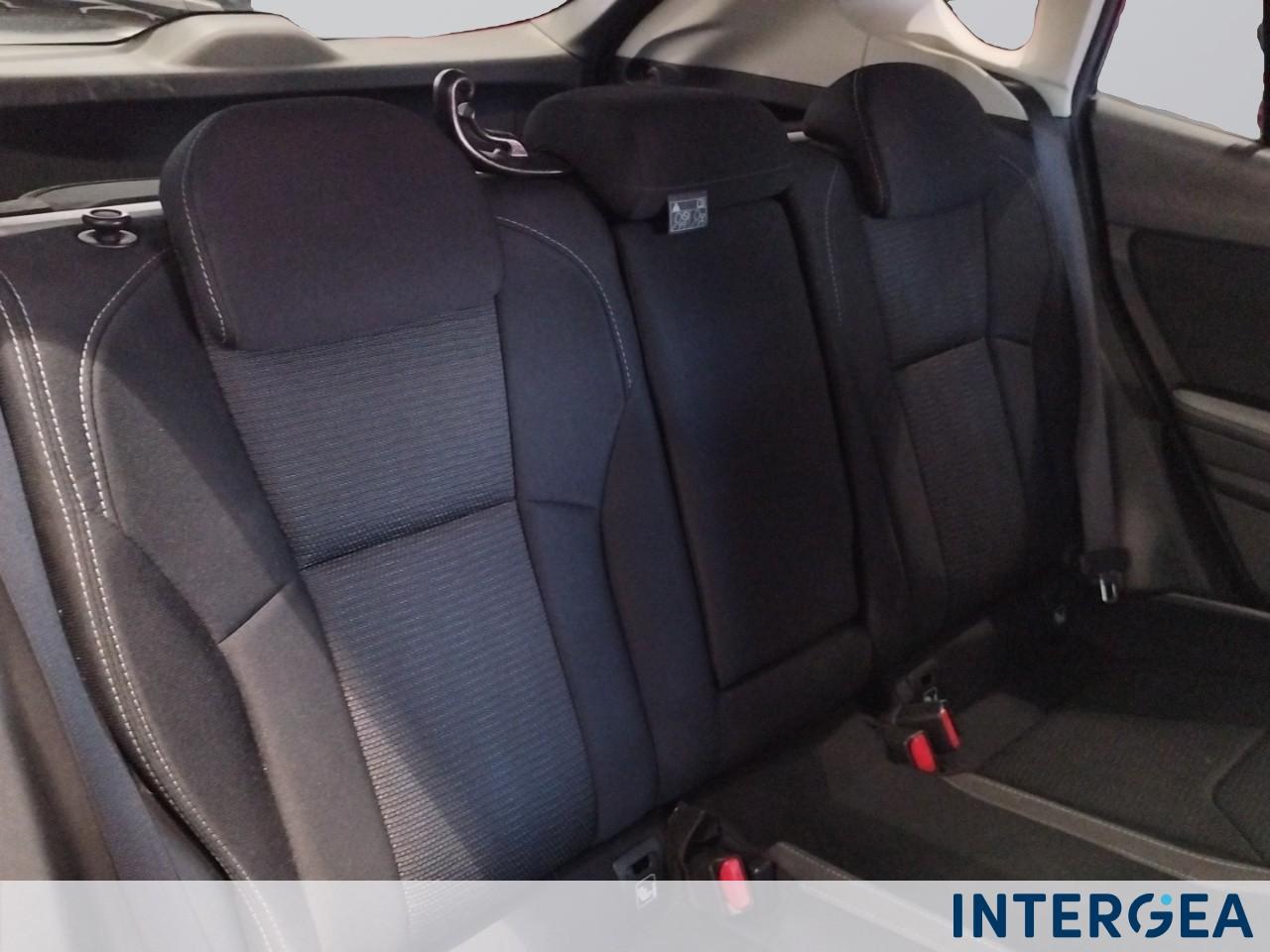 SUBARU Impreza 1.6i Style navi lineartronic