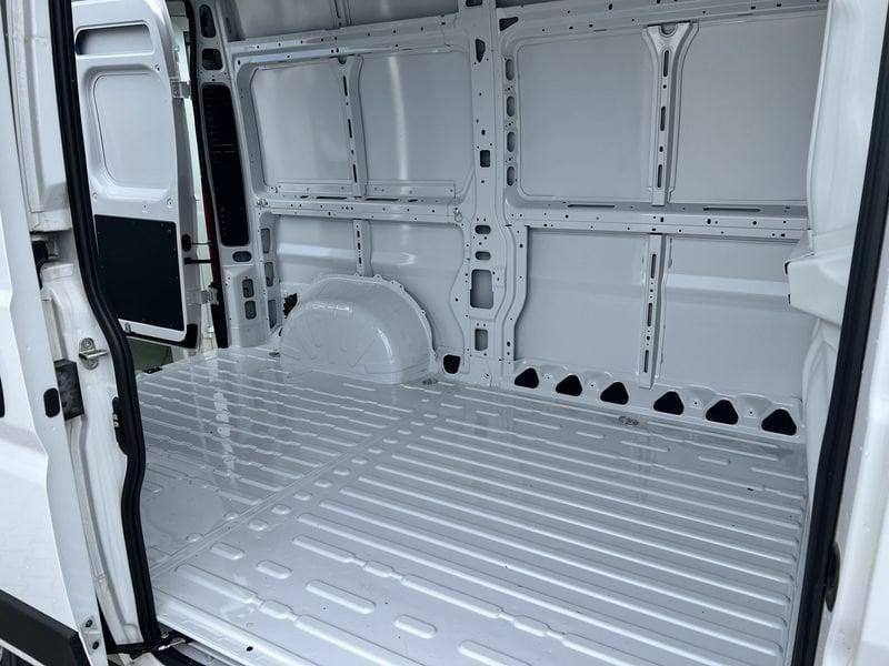 FIAT Ducato 35 2.2 Mjt 140CV PM-TM Furgone km 0 uff. italia.