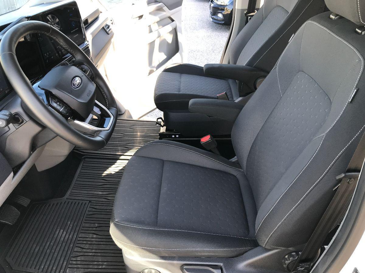 FORD Tourneo Custom TITANIUM L1H1 2.0 ECOBLUE 170CV AUTOMATICO 8 POSTI