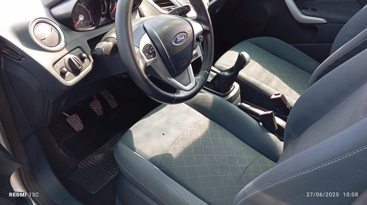 Ford Fiesta 1.4 TDCi 70CV 5 porte Titanium