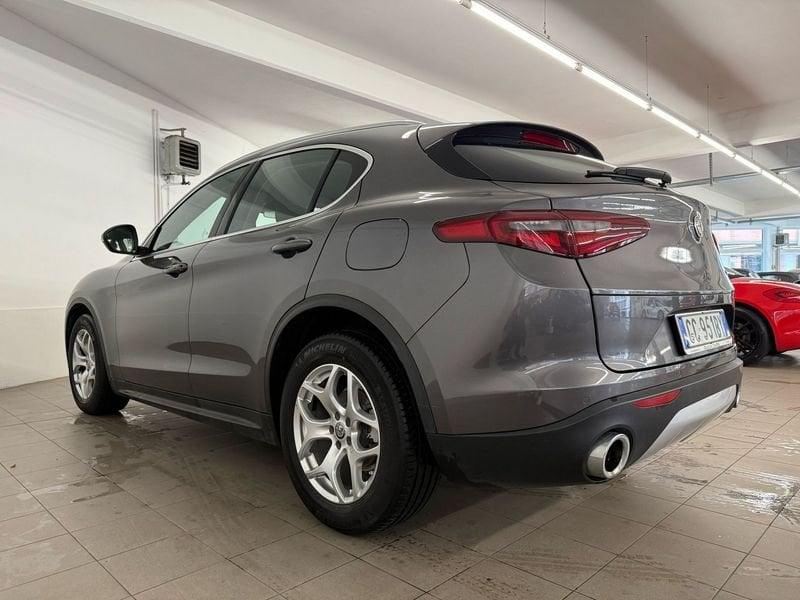 Alfa Romeo Stelvio 2.2 Turbodiesel 160 CV AT8 RWD Autocarro