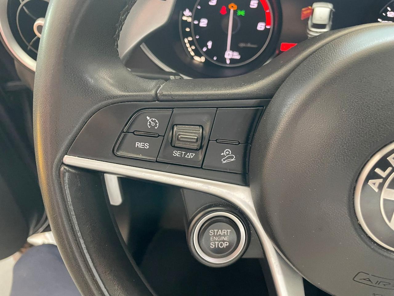 ALFA STELVIO 2.2JTDM SUPER Q4 210cv
