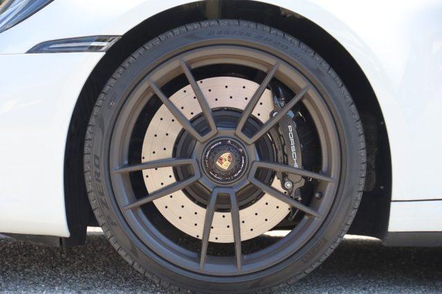 PORSCHE 911 992 Carrera 4 GTS