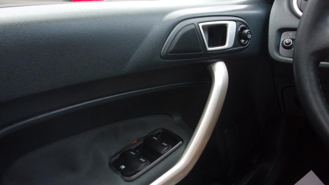 Ford Fiesta 1.2 82 CV 5 porte Titanium