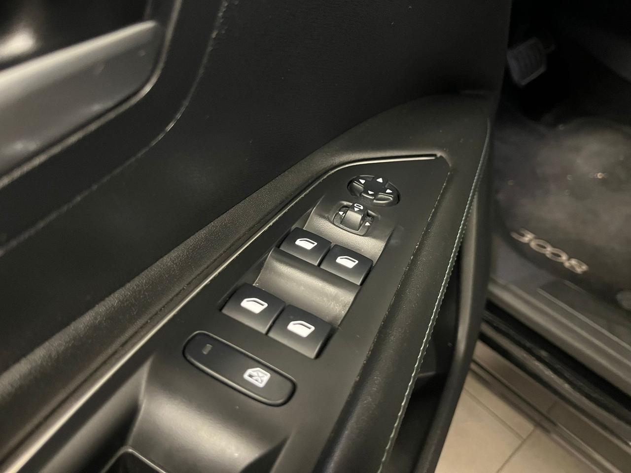 Peugeot 3008 BlueHDi 130 S&S EAT8 Allure