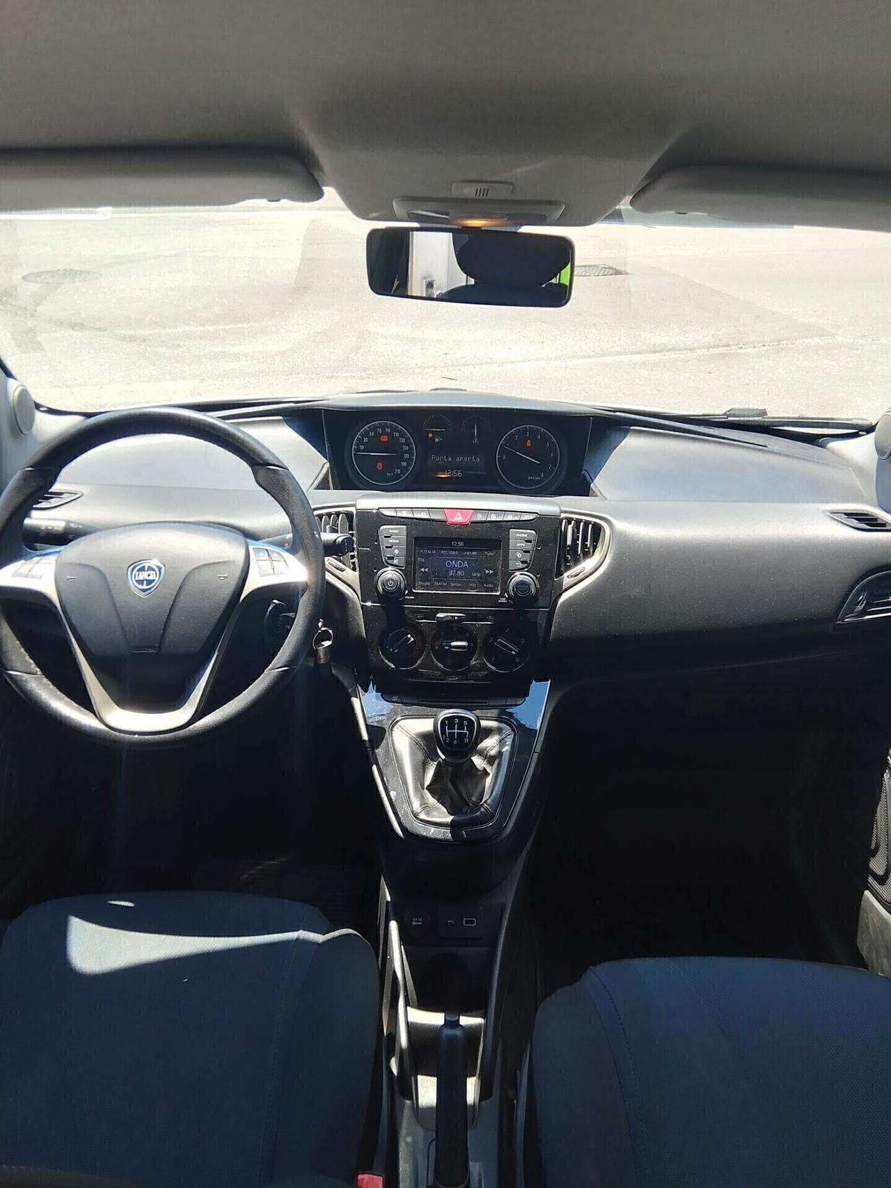 Lancia Ypsilon 1.2 69 CV 5 porte S&S Platinum