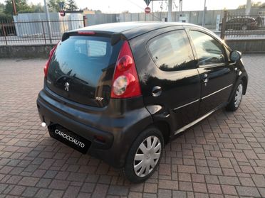 Peugeot 107 5p. Plaisir Aygo e C1 neopatentati