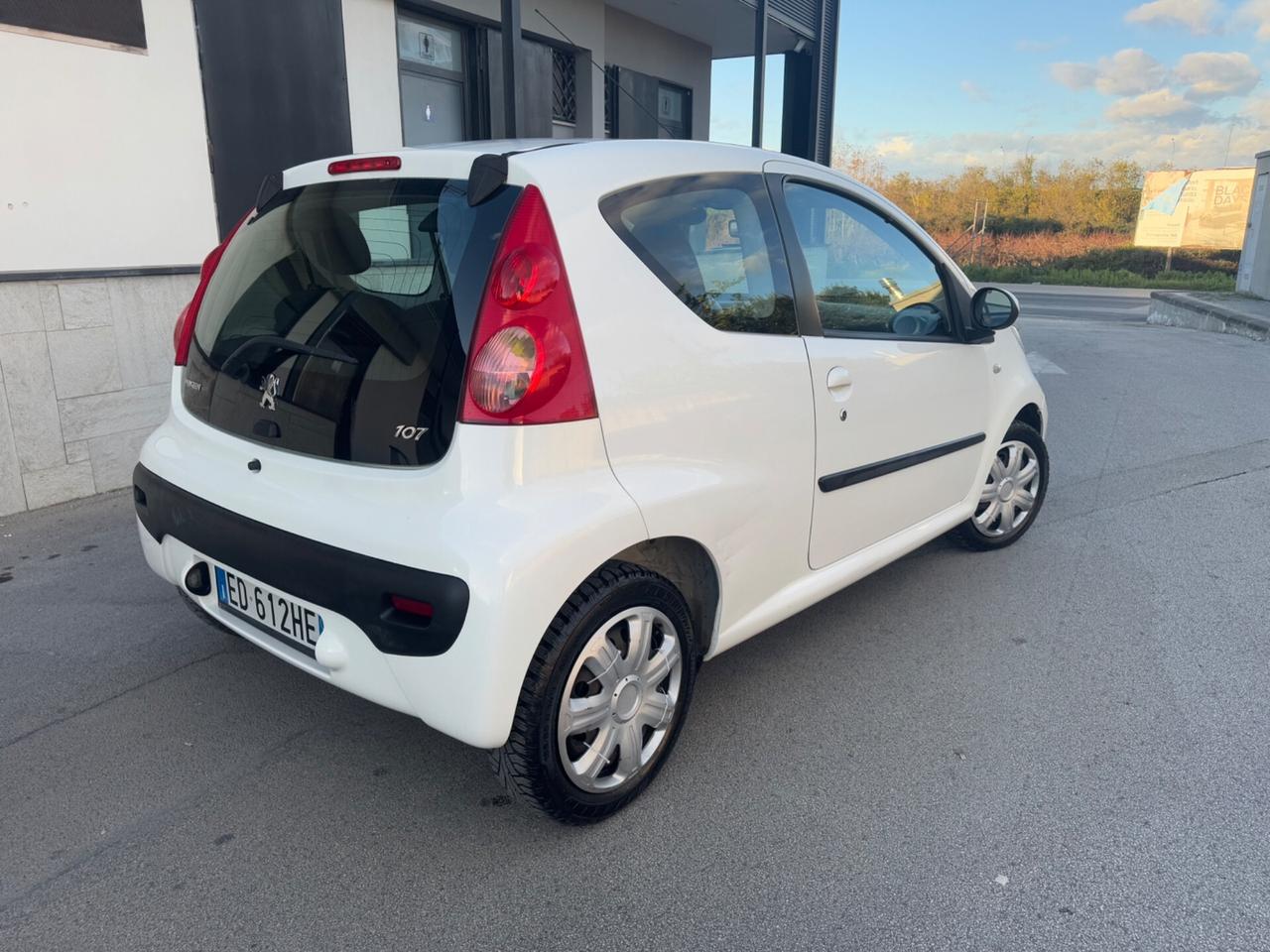 Peugeot 107 1.0 68CV 3p. Sweet Years