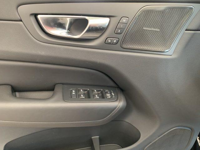 VOLVO XC60 T6 AWD PLUS DARK AUTOMATICA KM0
