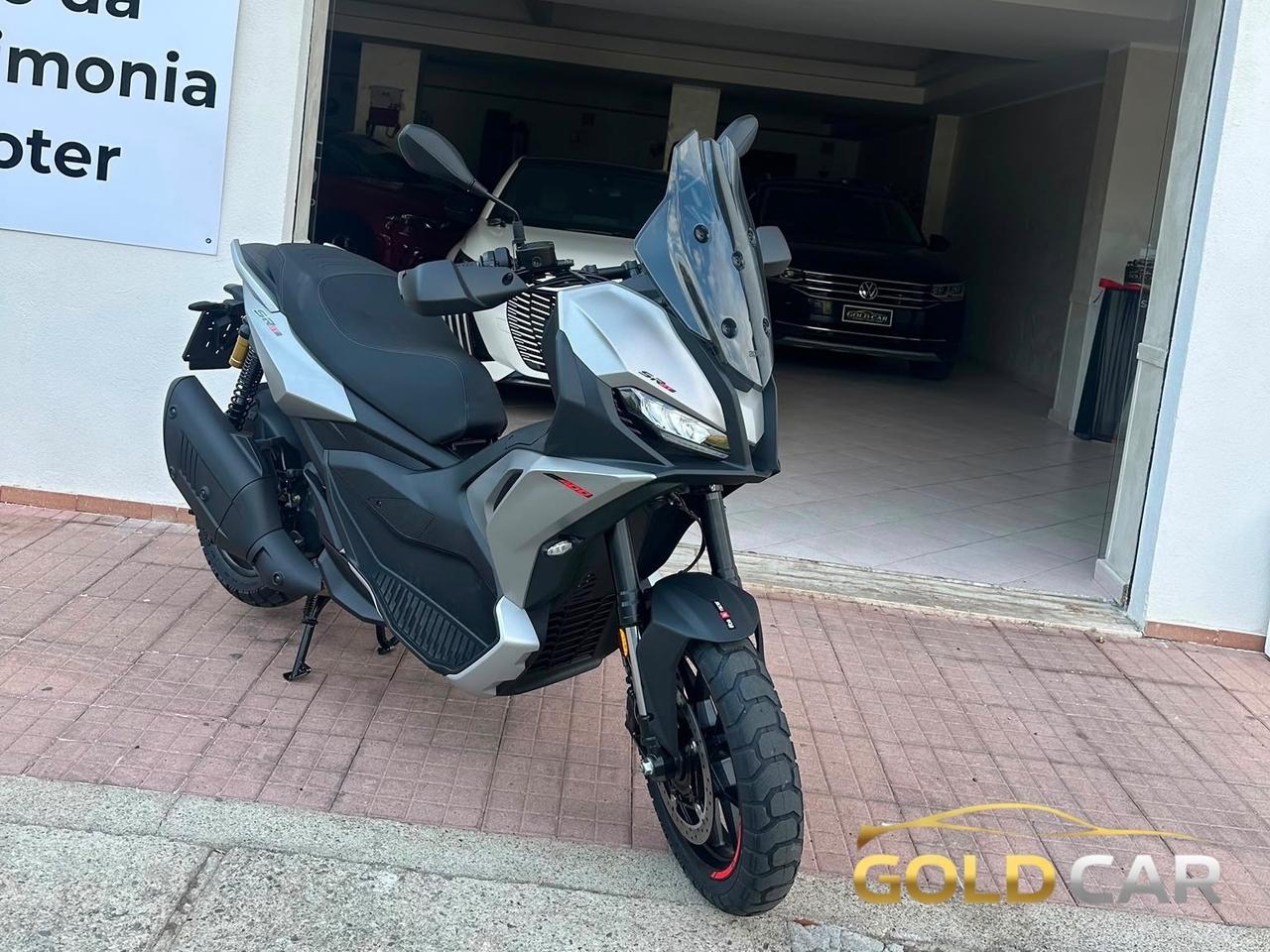 Aprilia SR GT 400