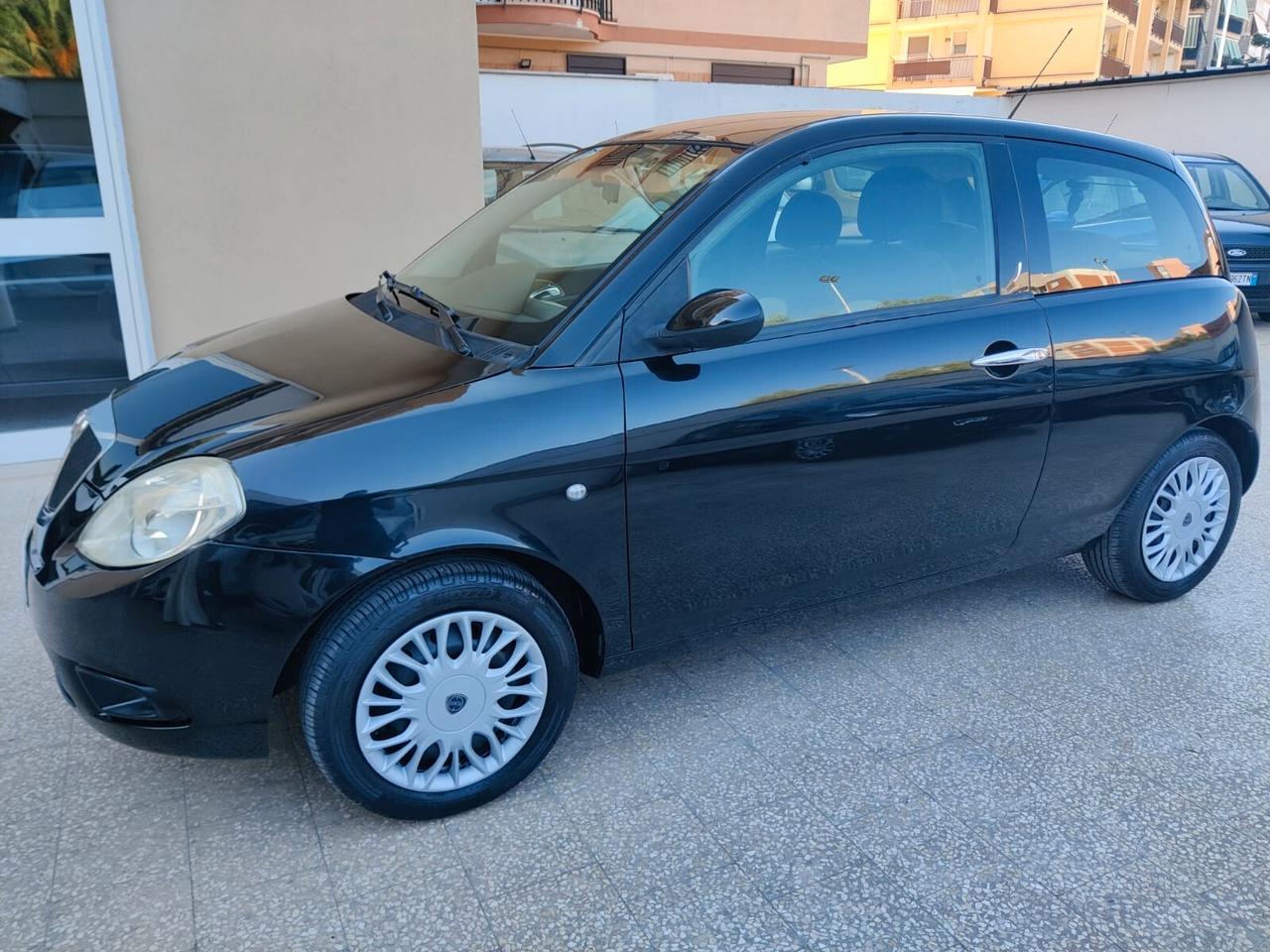 Lancia Ypsilon 1.2 benz/GPL