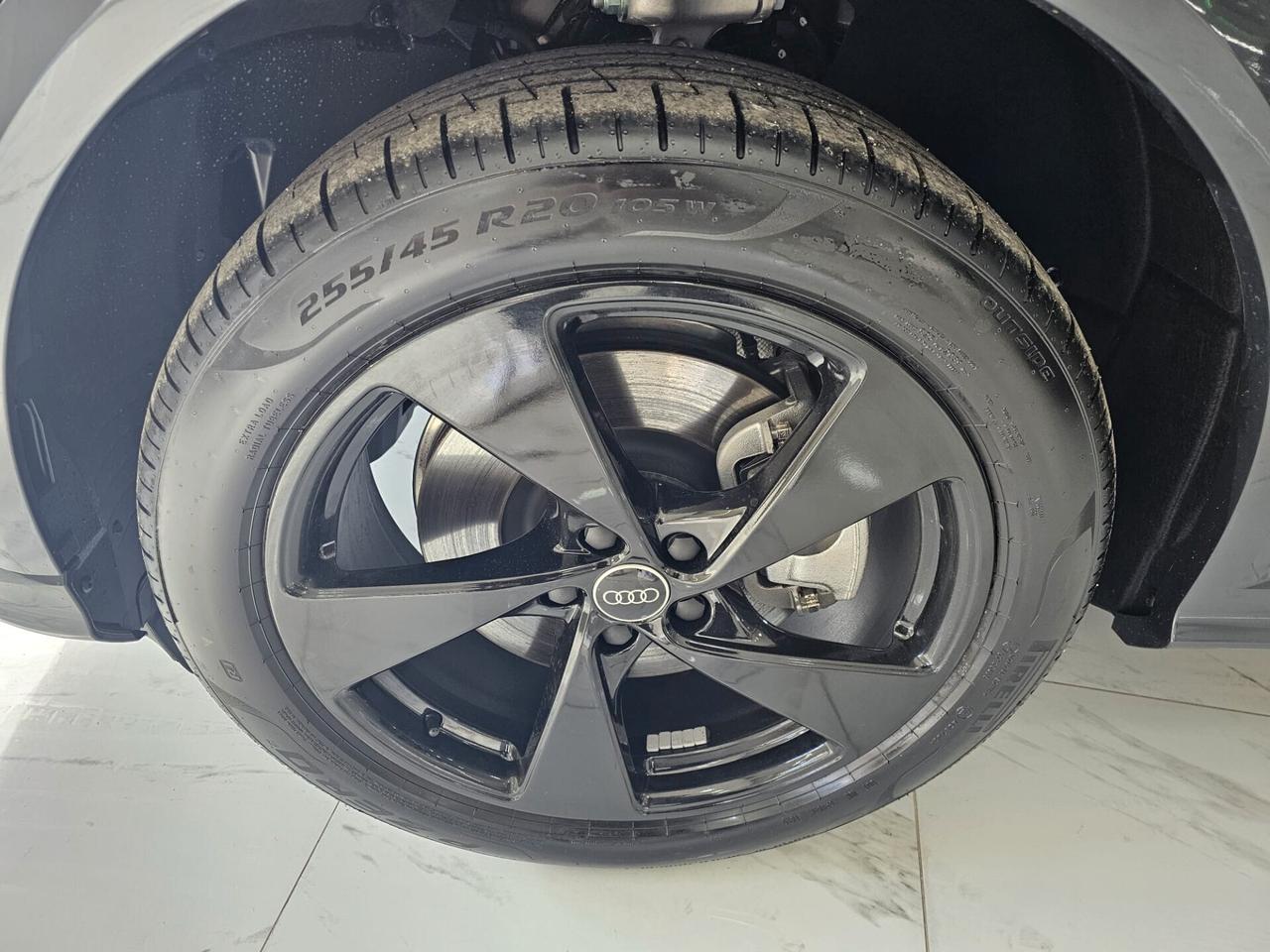 Nuova AUDI Q5 Sportback S line edition TDI quattro 150 kW 204CV S tronic Grigio Tambora metallizzato