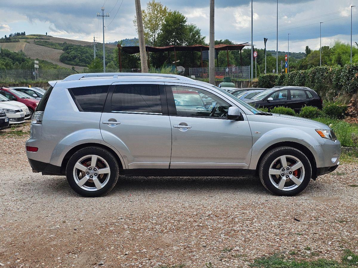 MITSUBISHI OUTLANDER 2.0 DIESEL 7 POSTI 4WD GARANZIA