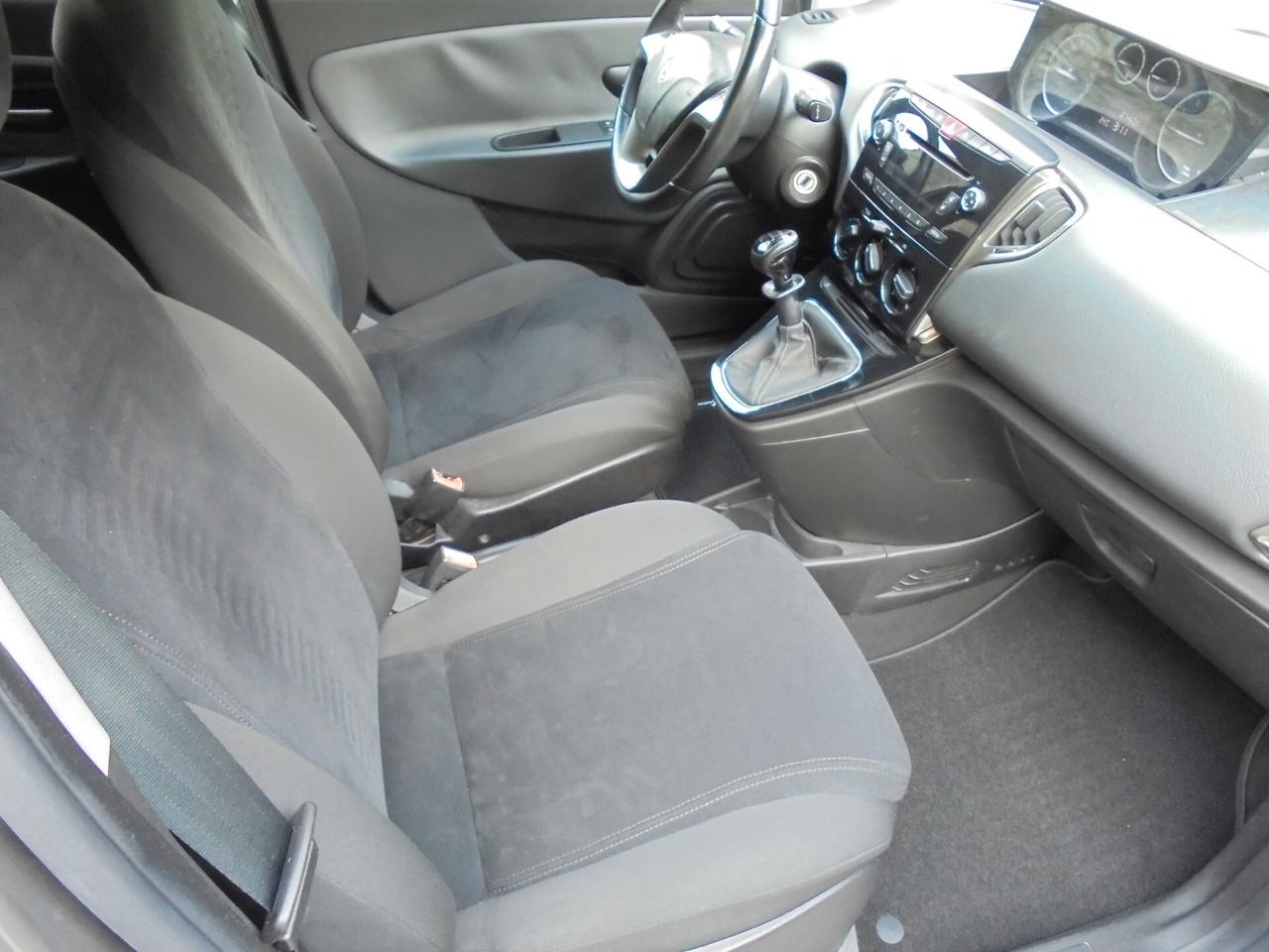 LANCIA YPSILON 1.2 GOLD 5P UNIPROPRIETARIO- NEOPATENTATI-
